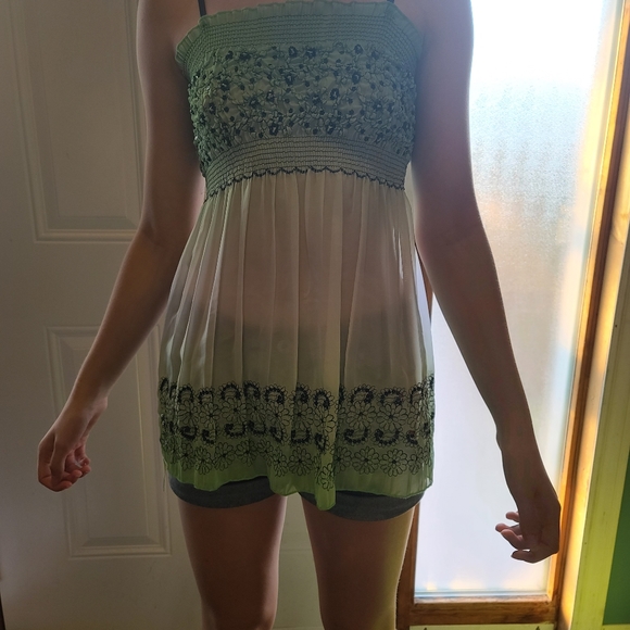 Summer top. Light and airy. Sheer. Size S/M - Picture 3 of 6